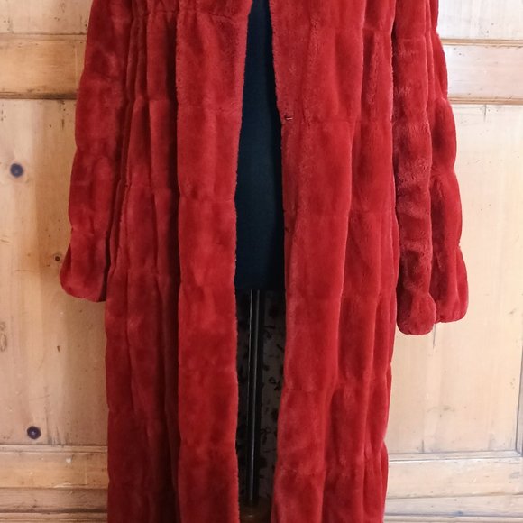 Nerazzurri Long Quilted Faux Fur Coat Warm Red! - Picture 6 of 6